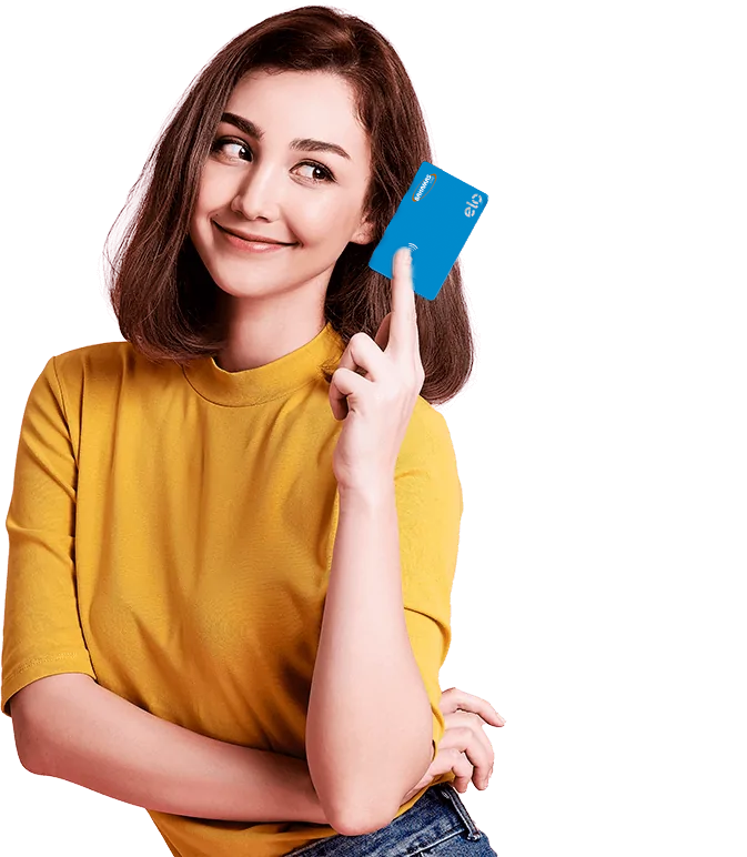 Mulher-sorrindo-com-cartao-bahamas-cred-na-mao-v2